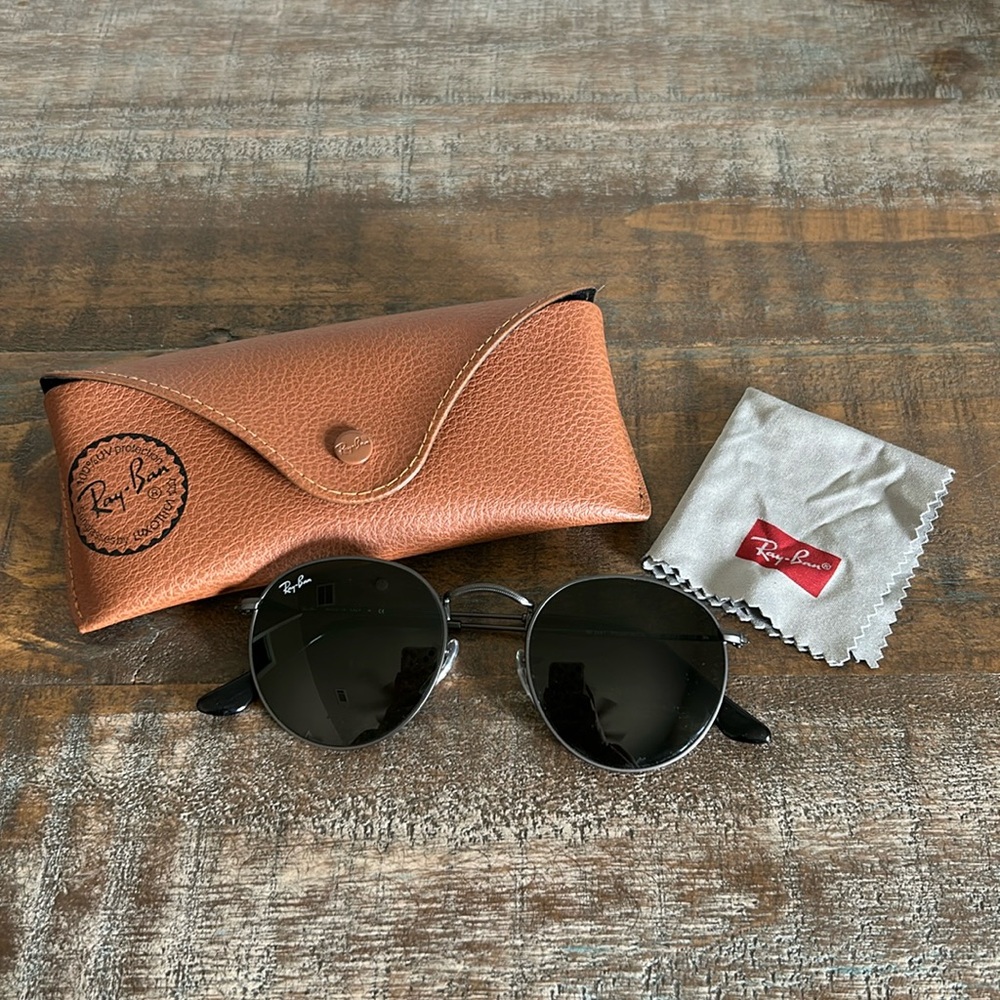 Ray-Ban round sunglasses